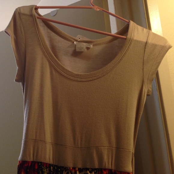 Dress - Picture 2 of 3