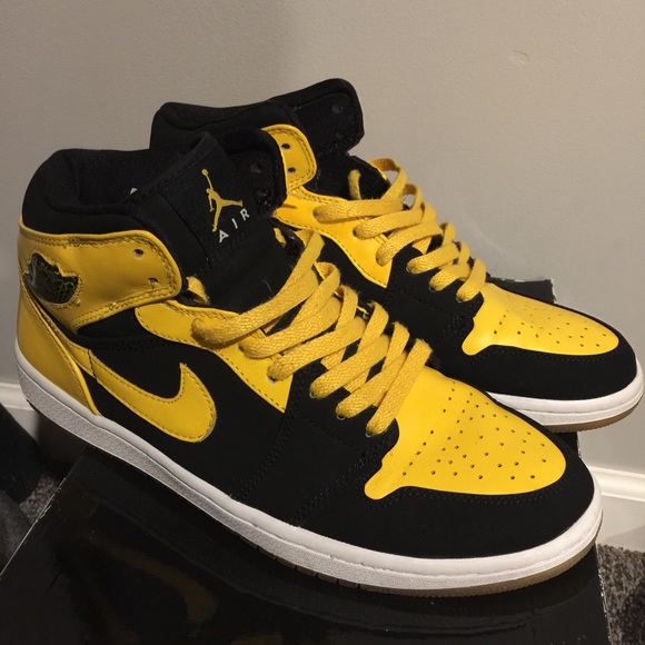 ❗️SOLD❗️Jordan retro 1 New Love - Picture 2 of 4