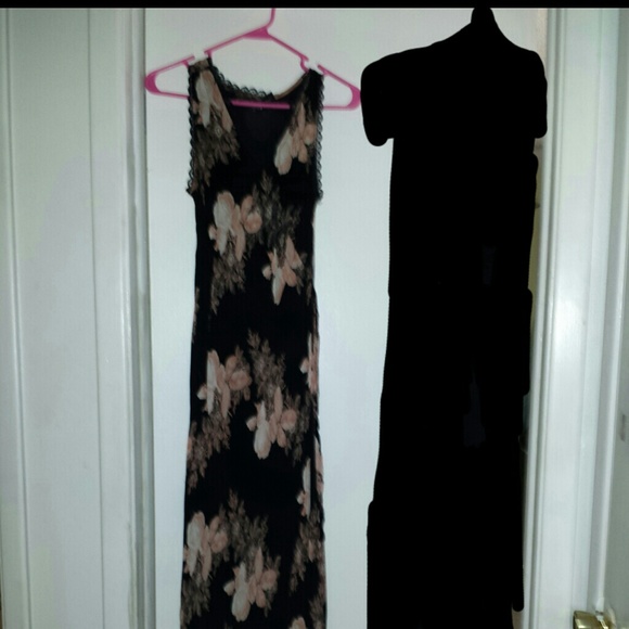 Nostalgia long black flowered dress