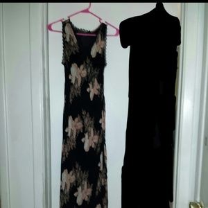 Nostalgia long black flowered dress