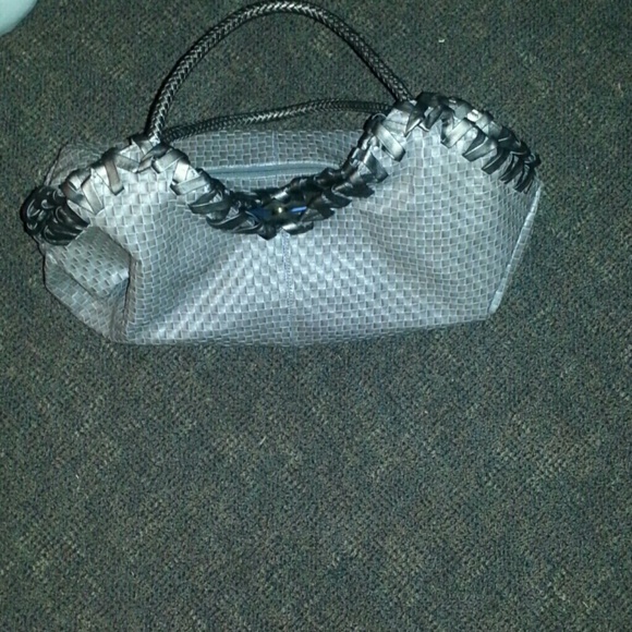 Large Handbag - Picture 2 of 4