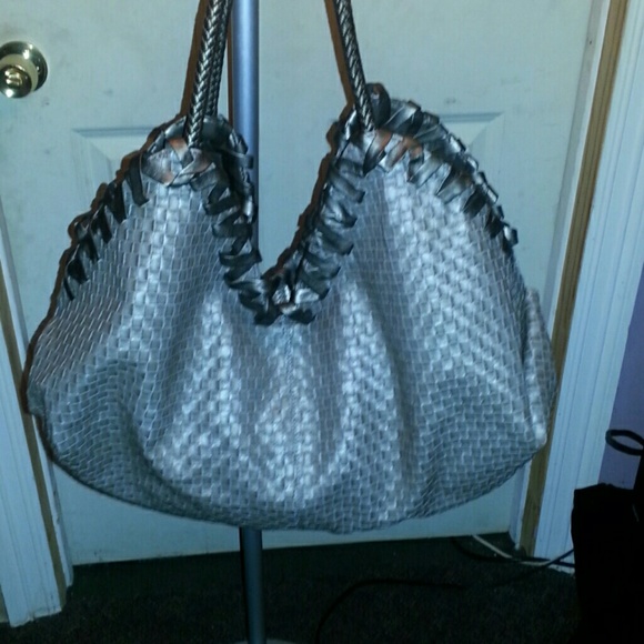 Large Handbag - Picture 3 of 4