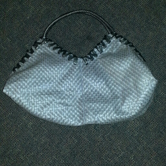 Large Handbag - Picture 4 of 4