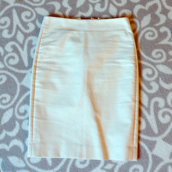 Gorgeous cream/while J. Crew No. 2 Pencil skirt