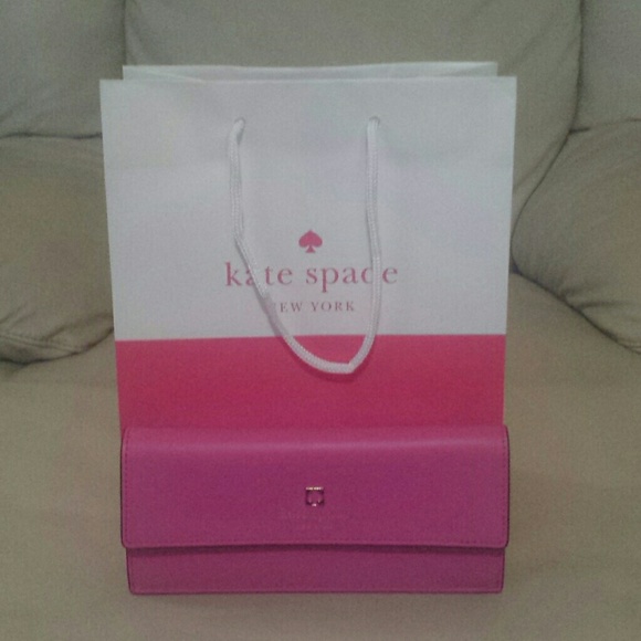kate spade Clutches & Wallets - NWT Kate Spade Wallet