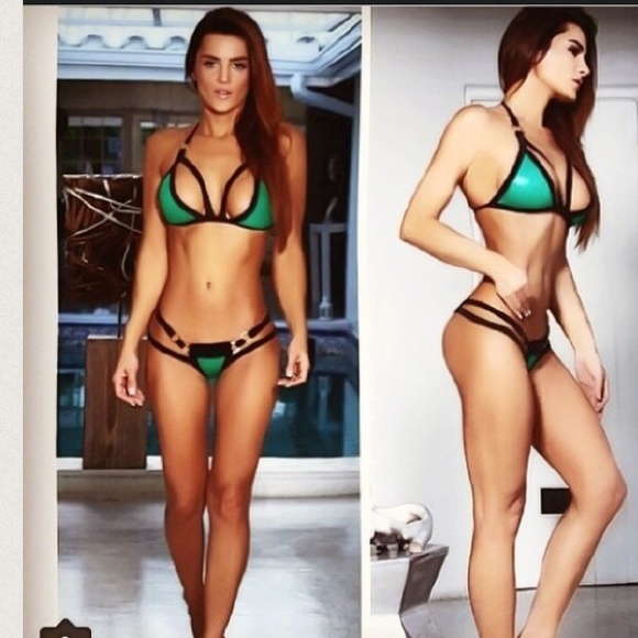 Sexy green envy bikini ! Inti-Miami