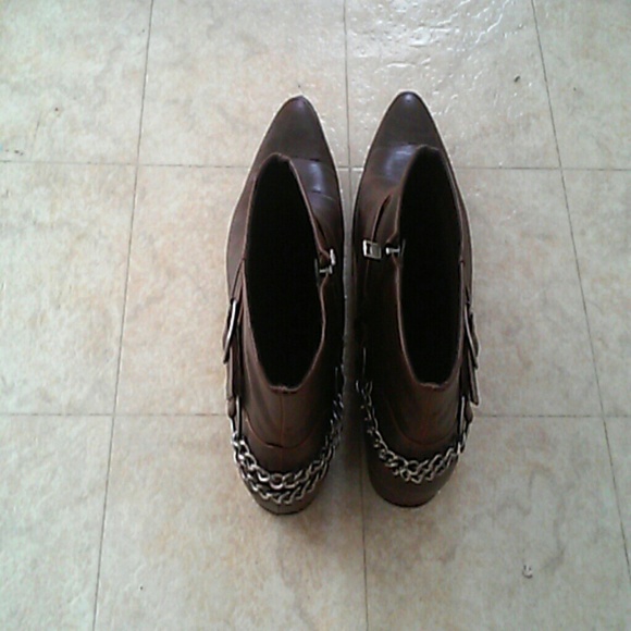 Dark brown vintage booties