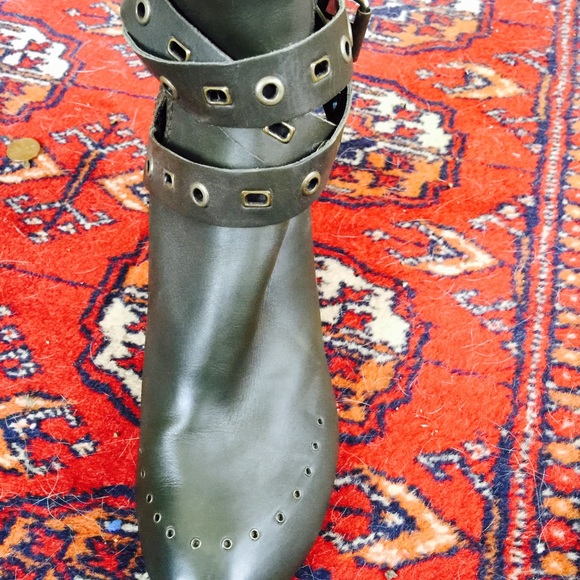 Boots - Picture 2 of 3