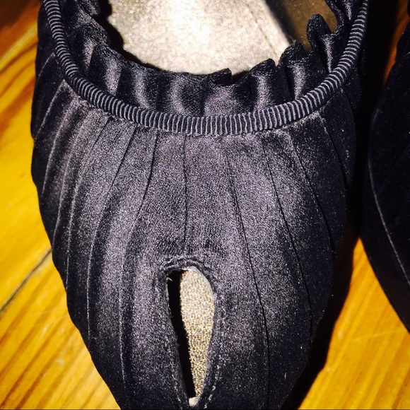 Shoes - Picture 3 of 4