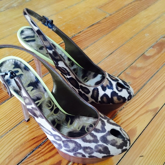 Shoes - Picture 2 of 3