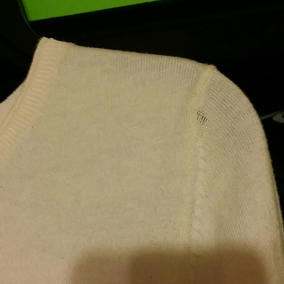 Elle eiffel tower sweater. - Picture 3 of 3