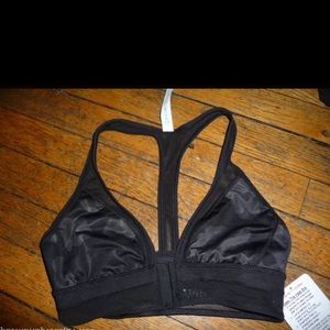 NWT Lululemon seek the heat bra size 4