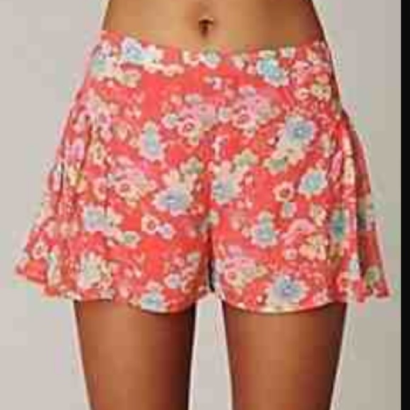 Free People Pants - 💙Free People Floral short, coral chiffon.