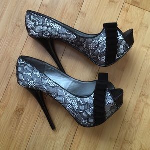 Sexy platform pumps
