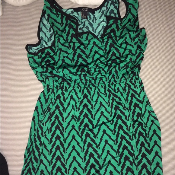 Pattern green black forever 21 dress