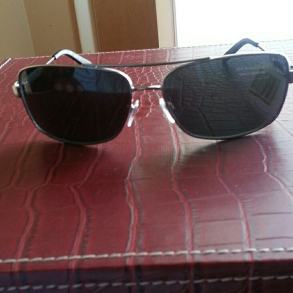 NEW MEN BURBERRY SUNGLASSES