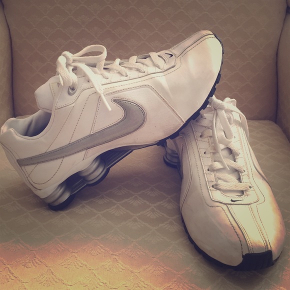 Nike womens shock running shoes