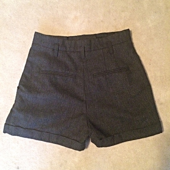 Forever 21 high waisted gray shorts - Picture 2 of 3