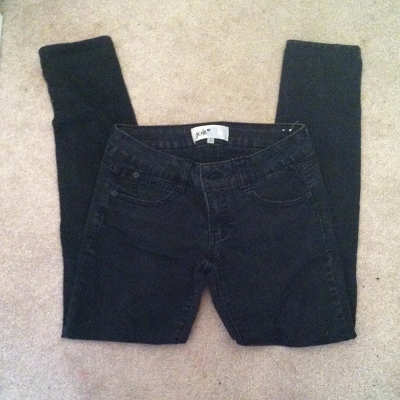 Black skinny jeans