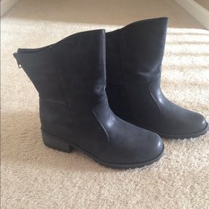 Black boots -- BRAND NEW, NEVER WORN!