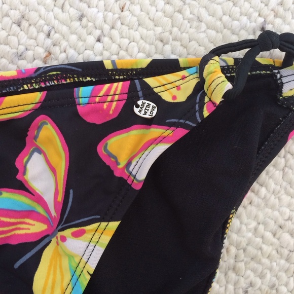 Bikini - Picture 3 of 3