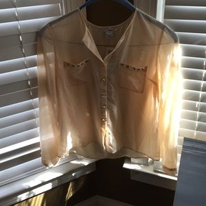 Cream shirt with two pockets