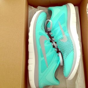 Women's Nike Free 4.0 V4