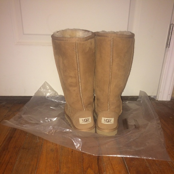 Ugg boots - Picture 3 of 3