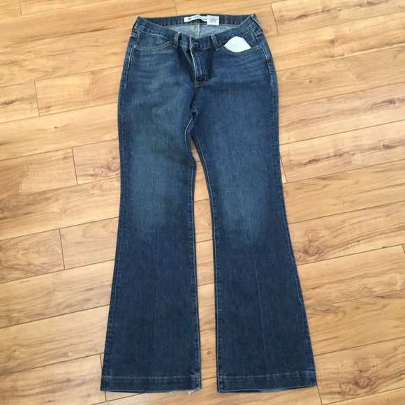 Gap Long and Lean 10. Frayed bottoms. Inseam 34