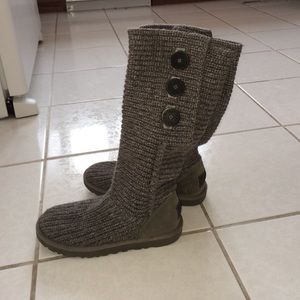 Gray Sweater Uggs!