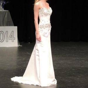 Ivory Scala by Ashley Lauren Evening Gown