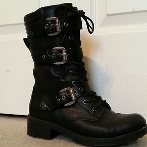 Trendy womens blk military style boots!!