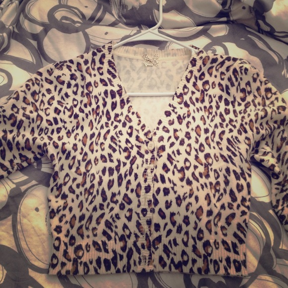 Forever 21 leopard cropped cardigan