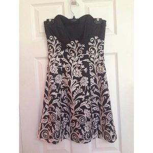 Black and white floral cocktail