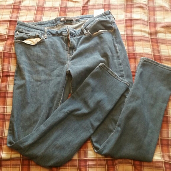 Demi curve skinny jeans