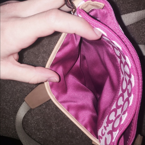Coach purse. - Picture 4 of 4