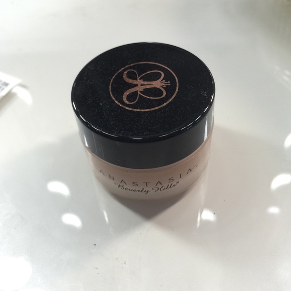Anastasia pro concealer in 4.5.