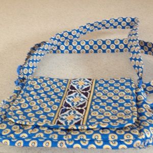 Vera Bradley Handbag new but has no tags on it