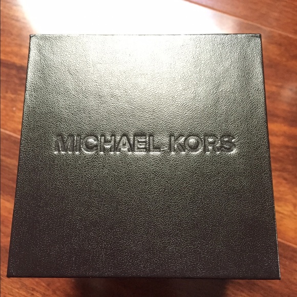 Michael Kors Watch - Picture 4 of 4