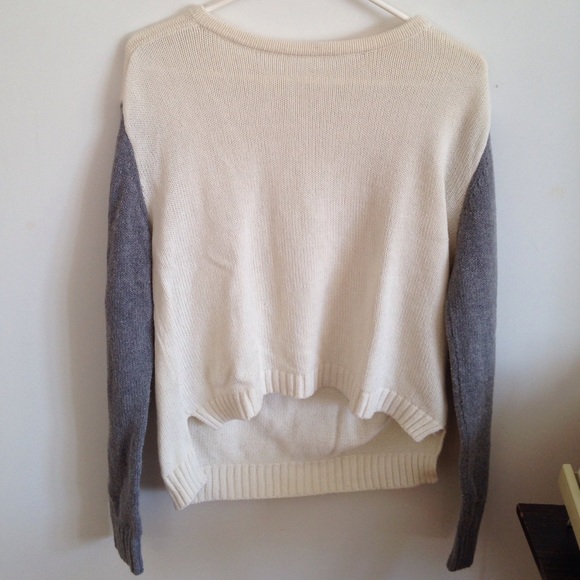 Forever 21 Sweaters - F21 Color Block Cream Grey Hi Low Sweater