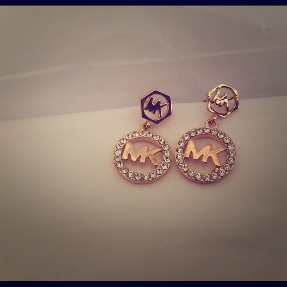 Cute faux gold earrings