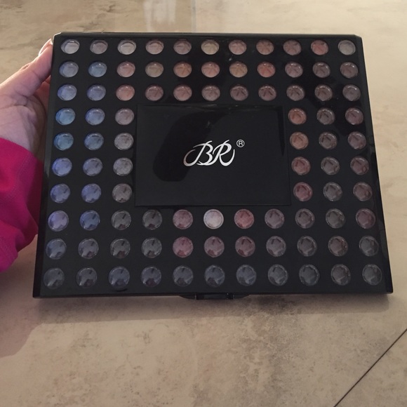 Makeup pallet ! - Picture 2 of 4