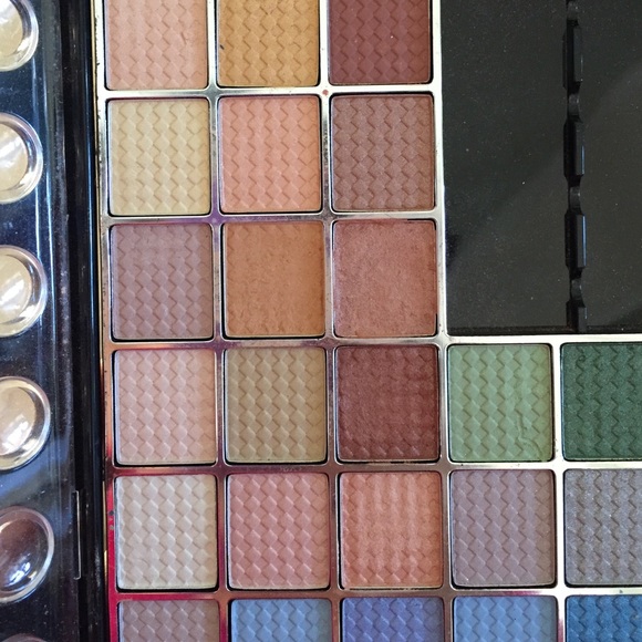 Makeup pallet ! - Picture 3 of 4