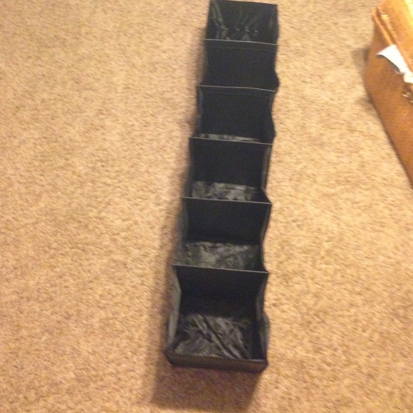 6 slot hanging holder for any use!