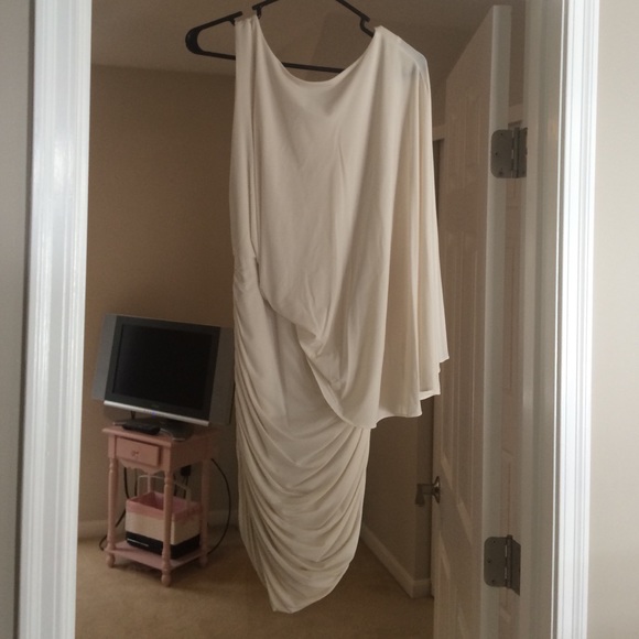 Cream BCBG fitted dress - Picture 2 of 4