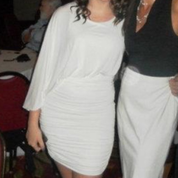 Cream BCBG fitted dress - Picture 4 of 4