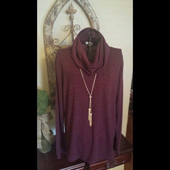 NWOT Old Navy Sz L Cowl Neck top.