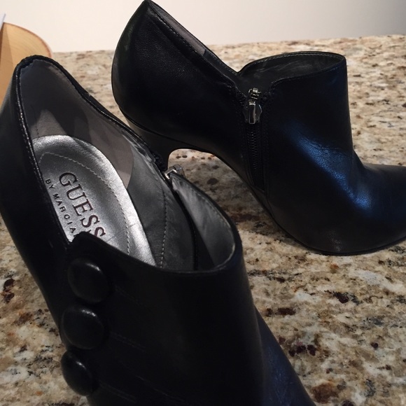 Guess 4" heels - Picture 3 of 4