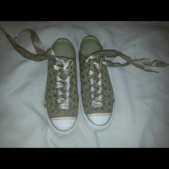 Rocka wear tennis shoes