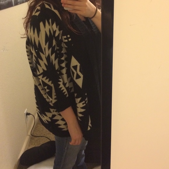 Cardigan - Picture 3 of 4